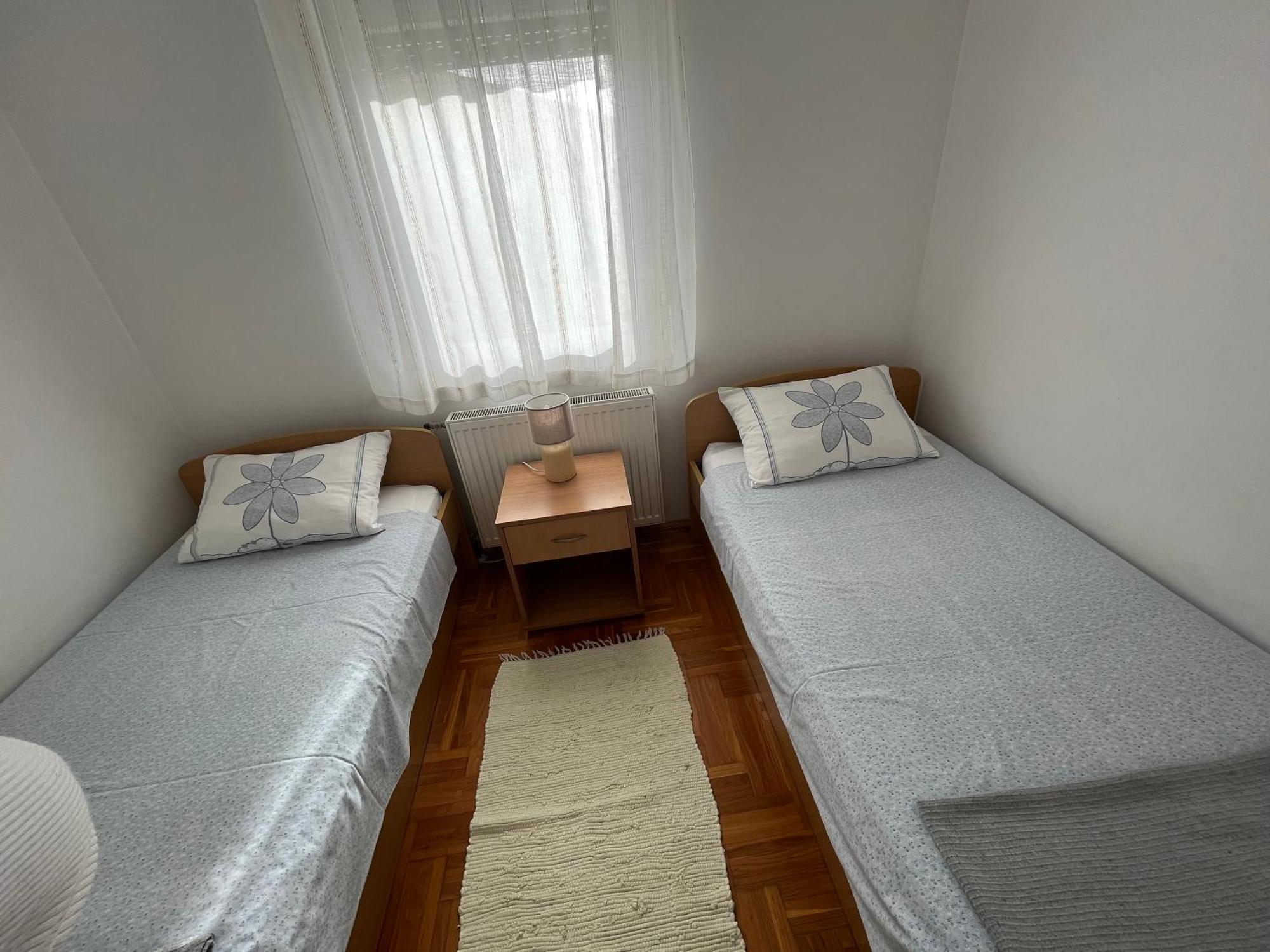 Burle Apartment With Free Private Parking Medulin Eksteriør billede