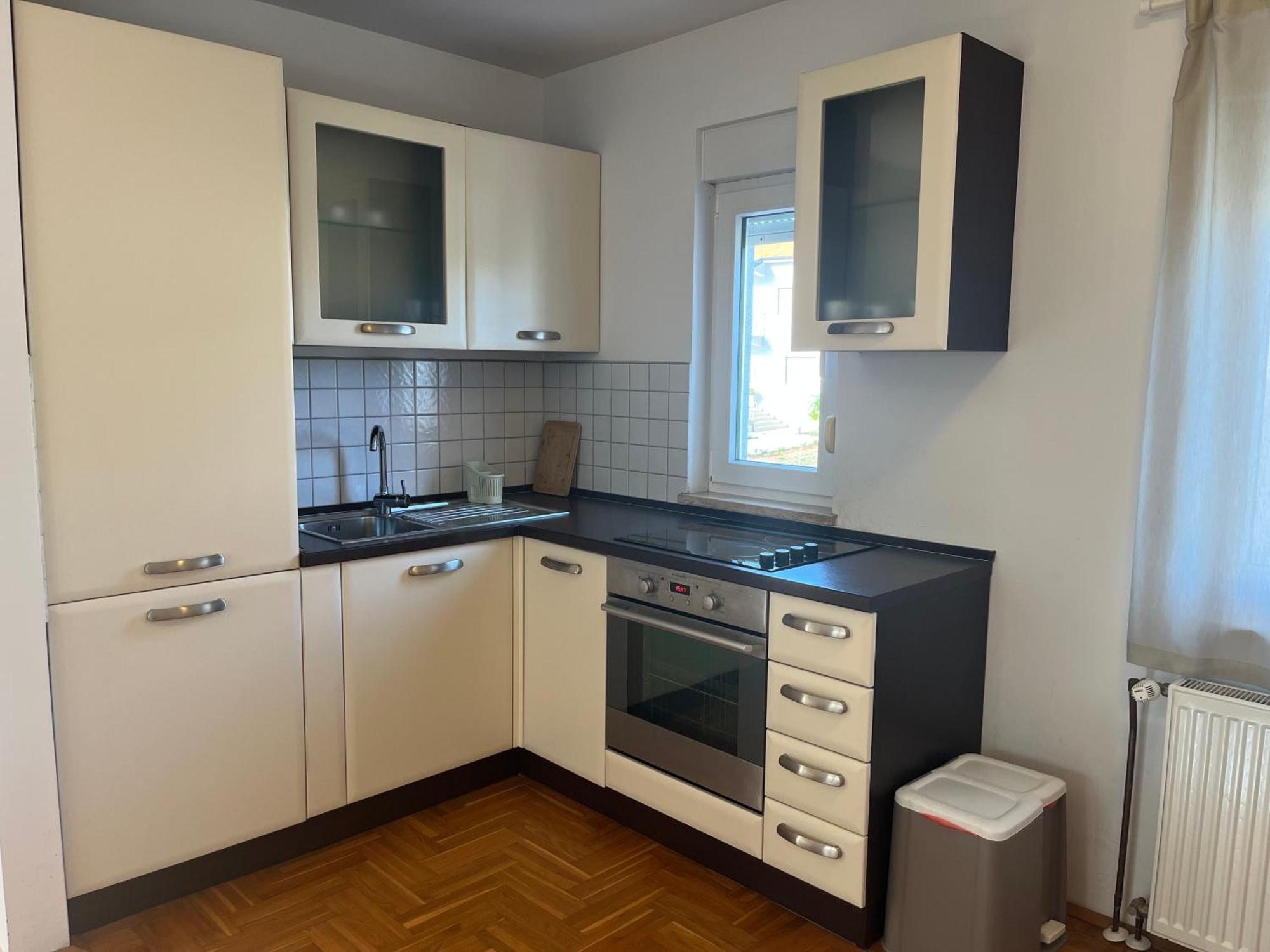 Burle Apartment With Free Private Parking Medulin Eksteriør billede